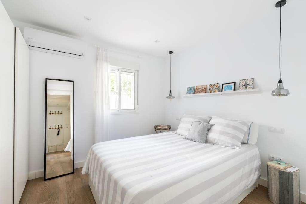 Apartamento Moderno En Triana 2 Dormitorios Y Aire Acondicionado إشبيلية المظهر الخارجي الصورة