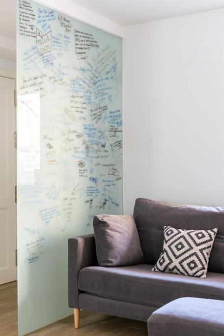 Apartamento Moderno En Triana 2 Dormitorios Y Aire Acondicionado إشبيلية المظهر الخارجي الصورة