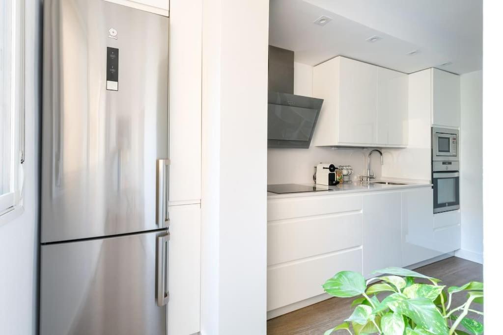 Apartamento Moderno En Triana 2 Dormitorios Y Aire Acondicionado إشبيلية المظهر الخارجي الصورة