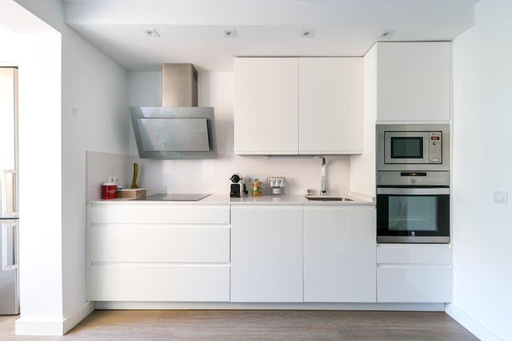 Apartamento Moderno En Triana 2 Dormitorios Y Aire Acondicionado إشبيلية المظهر الخارجي الصورة