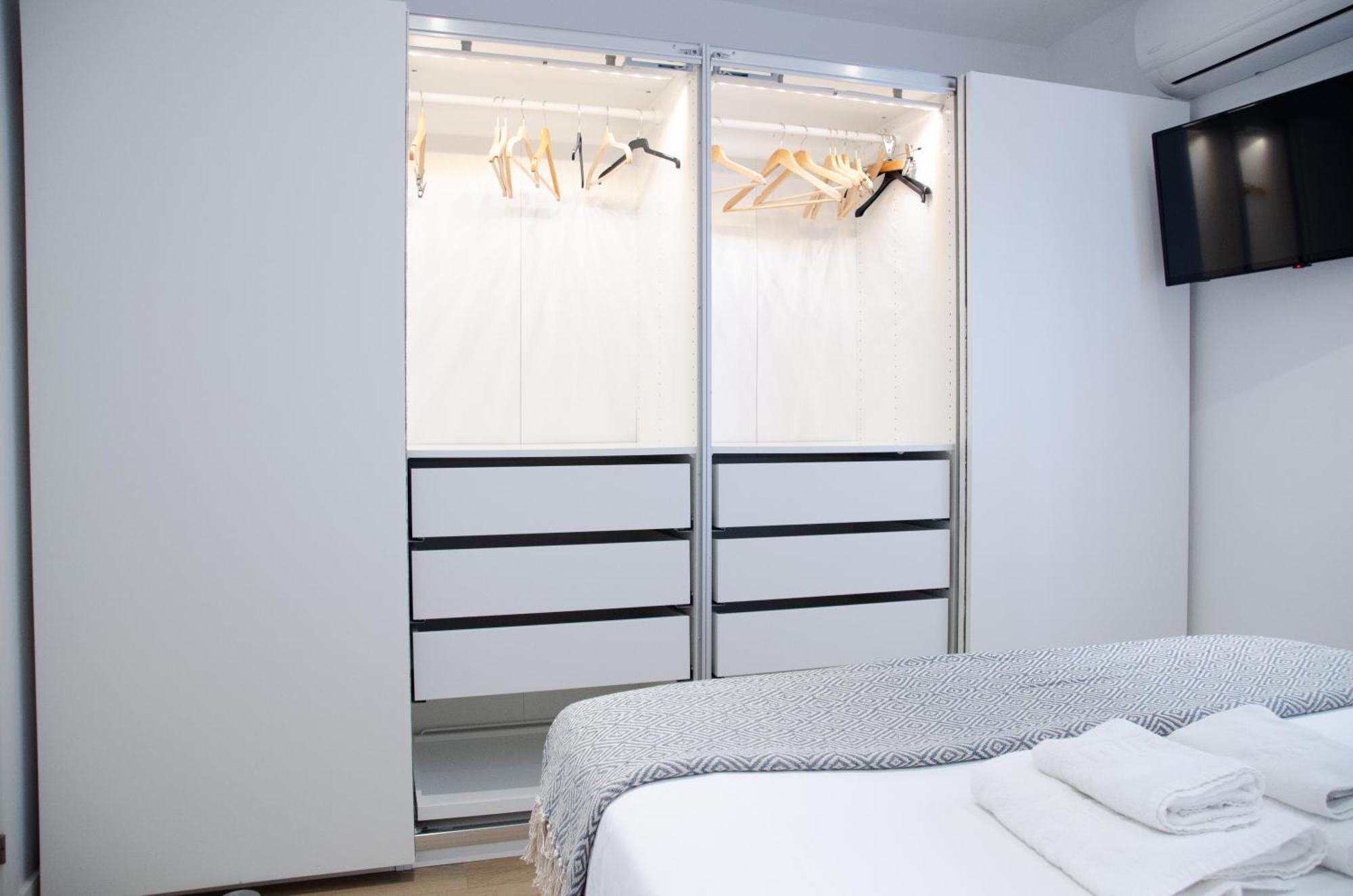 Apartamento Moderno En Triana 2 Dormitorios Y Aire Acondicionado إشبيلية المظهر الخارجي الصورة