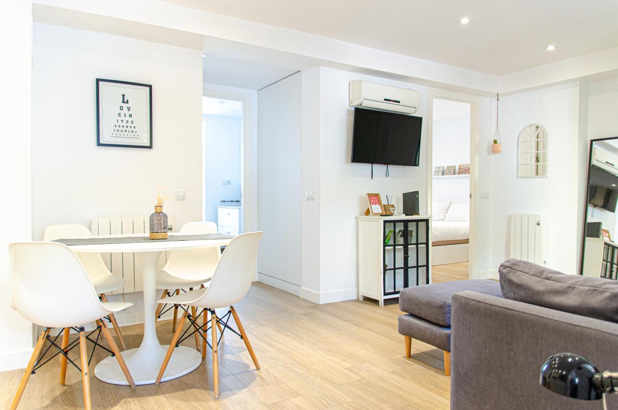 Apartamento Moderno En Triana 2 Dormitorios Y Aire Acondicionado إشبيلية المظهر الخارجي الصورة