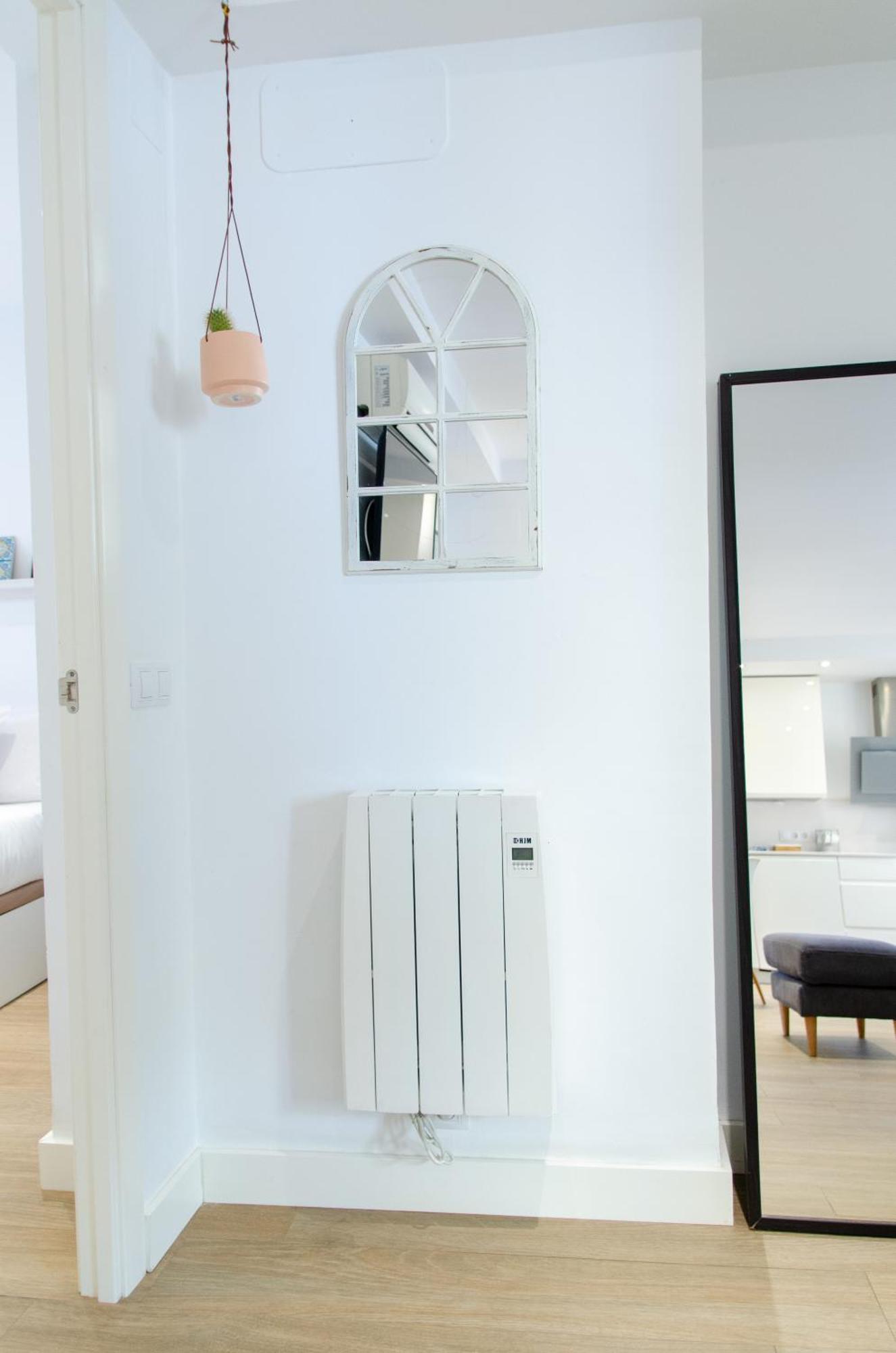 Apartamento Moderno En Triana 2 Dormitorios Y Aire Acondicionado إشبيلية المظهر الخارجي الصورة