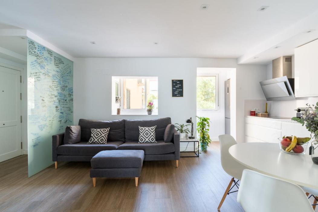 Apartamento Moderno En Triana 2 Dormitorios Y Aire Acondicionado إشبيلية المظهر الخارجي الصورة