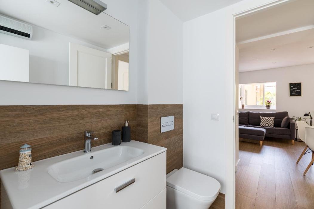 Apartamento Moderno En Triana 2 Dormitorios Y Aire Acondicionado إشبيلية المظهر الخارجي الصورة